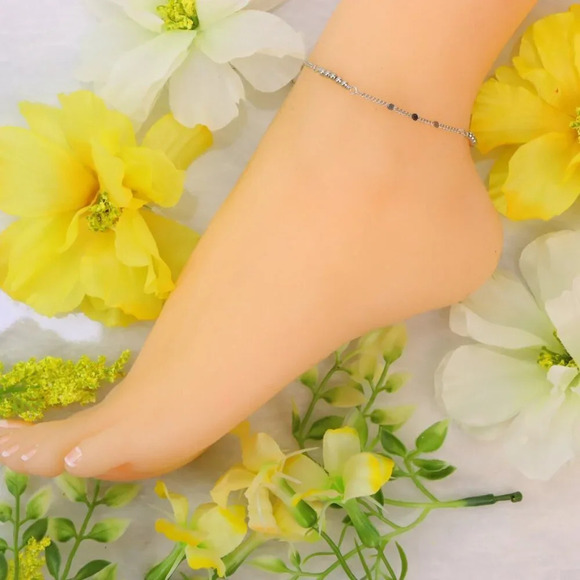 "Minimalist Anklet, Sleek & Modern Design, Women’s Fashion, YC110310-A - Picture 9 of 11